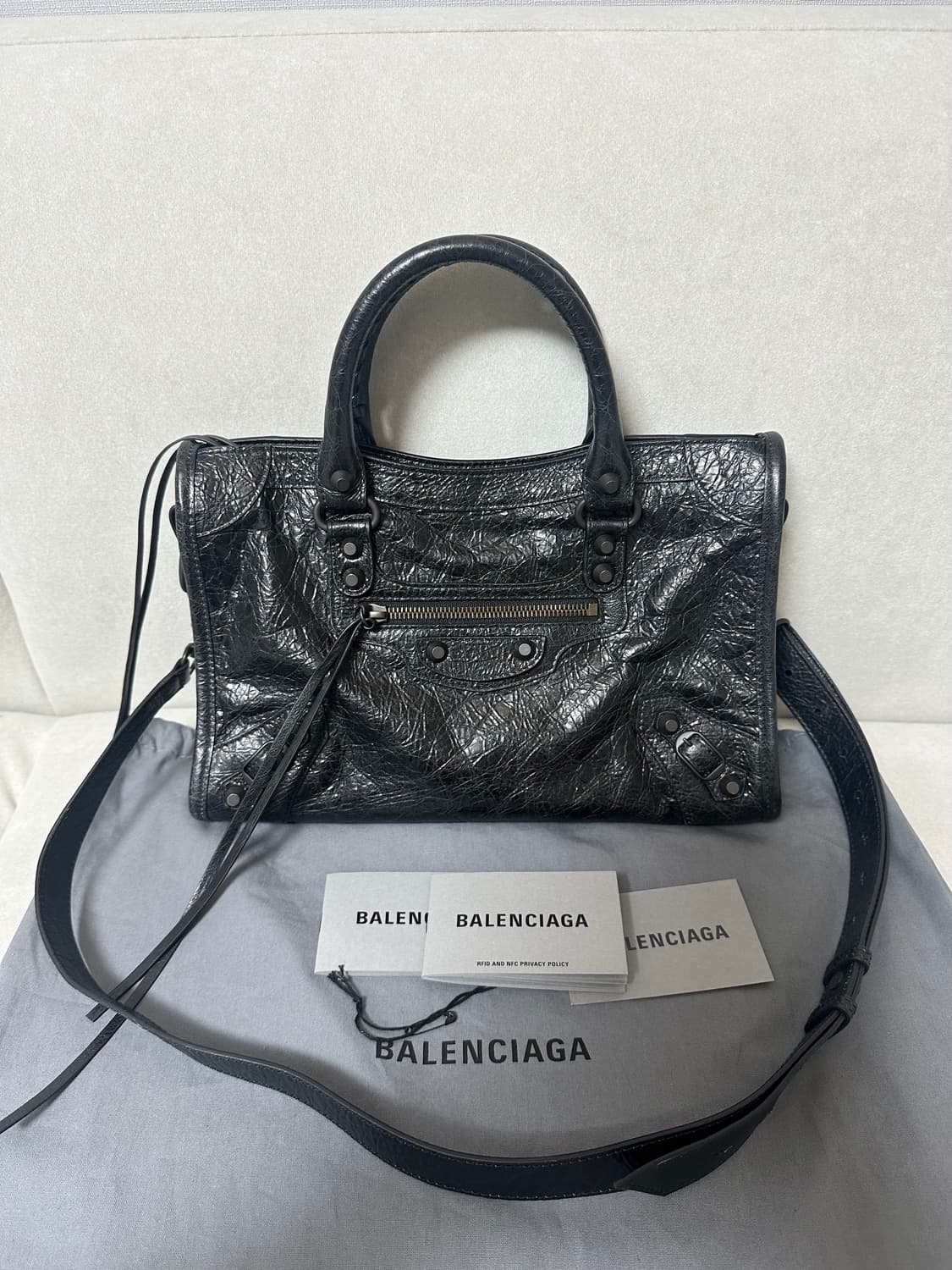 [새상품급 정품] 발렌시아가 르 시티 모터백 스몰 블랙 상품이미지2