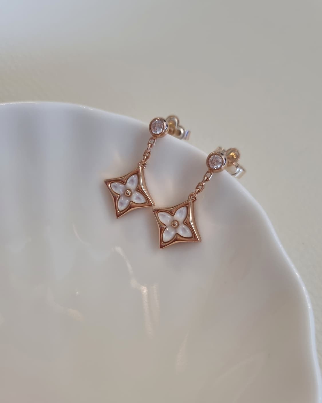 루이비통 업사이클링 블라썸 드롭 귀걸이 상품이미지2