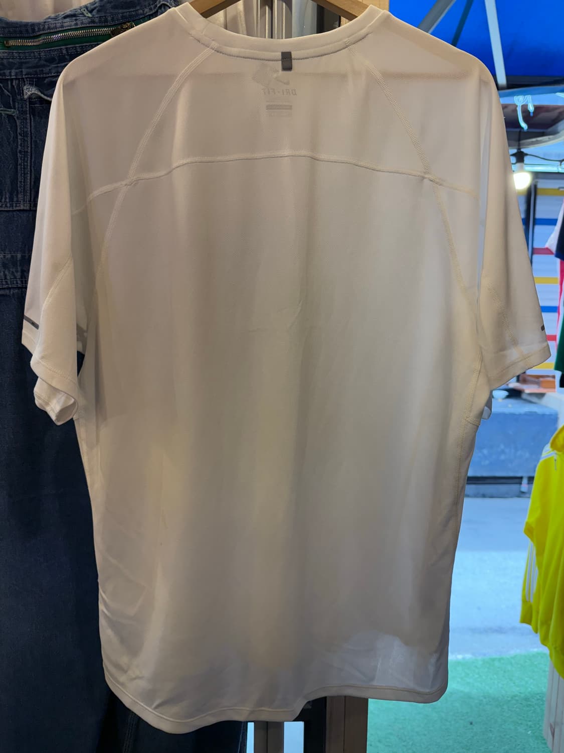 나이키 러닝 화이트 기능성 반팔 티셔츠 상품이미지5