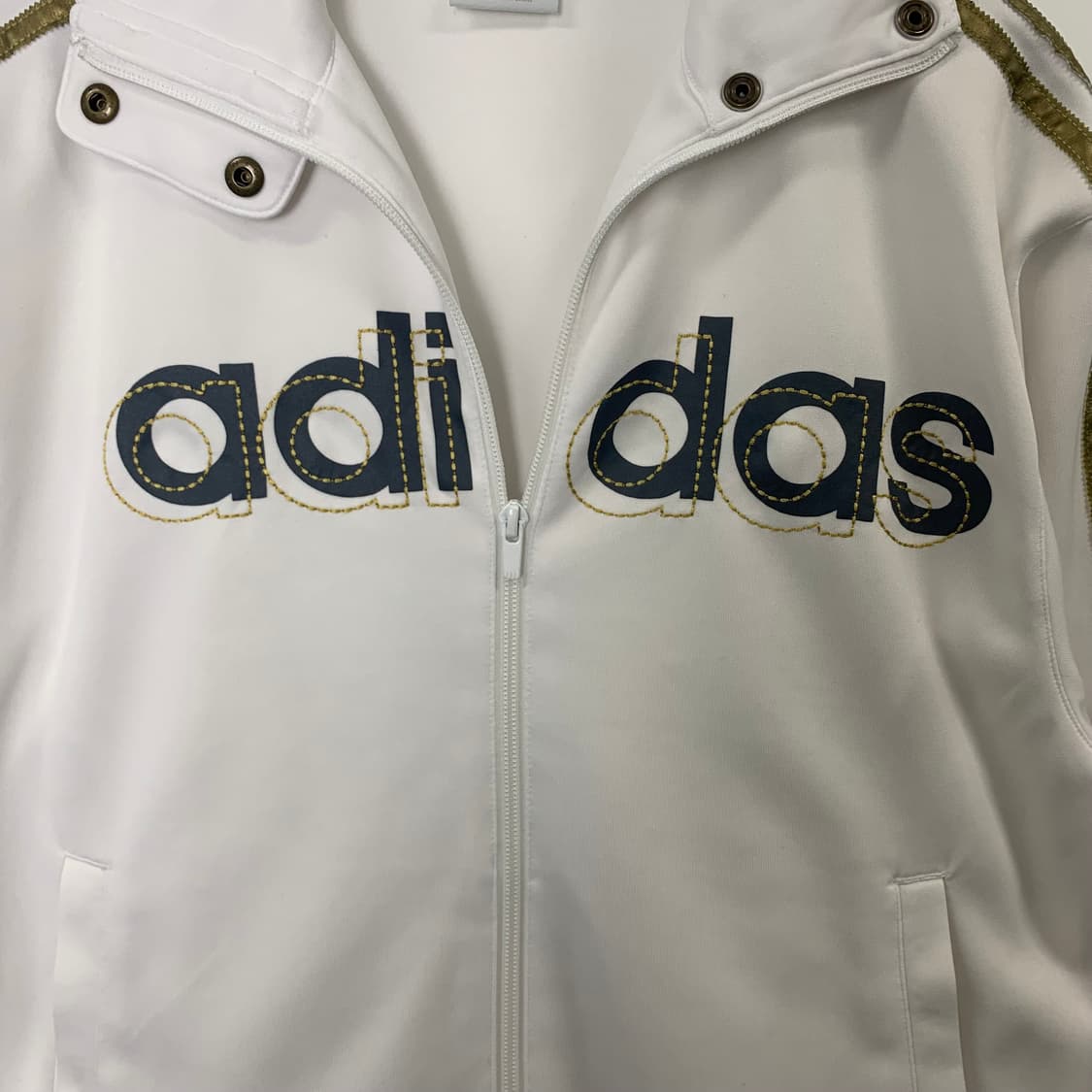 아디다스 루즈핏 화이트 카키 배색 트랙 져지  상품이미지4