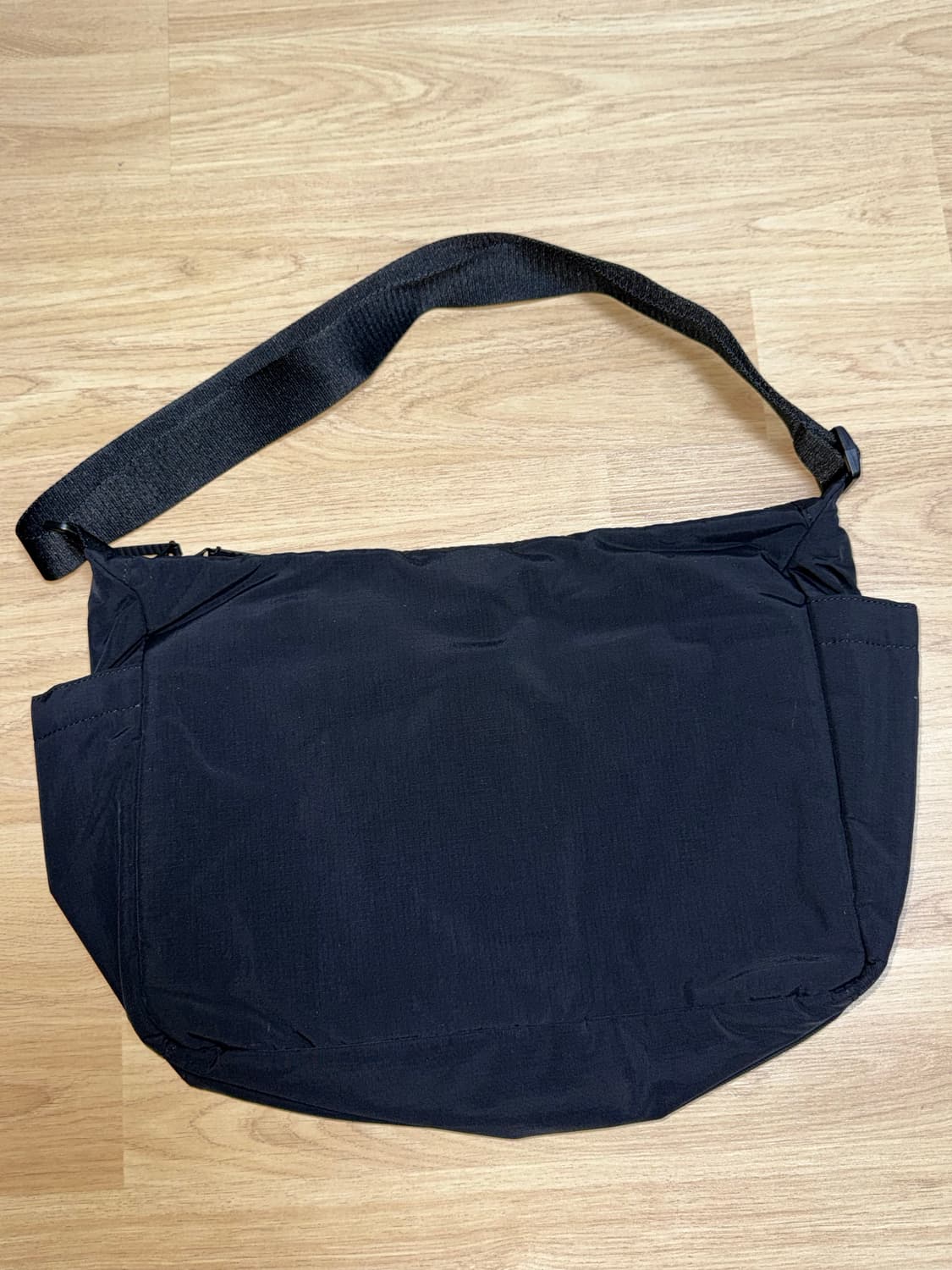 유니클로 멀티 포켓 숄더백 크로스백 블랙 상품이미지3