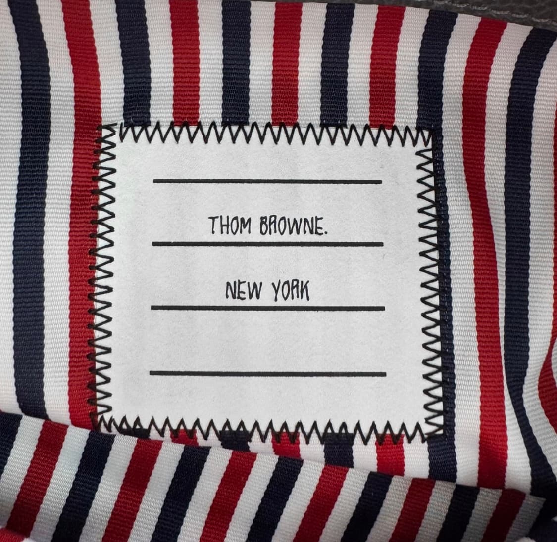 톰브라운 사선 완장 울 니트 스웨터 숄더백 크로스백 그레이 상품이미지8