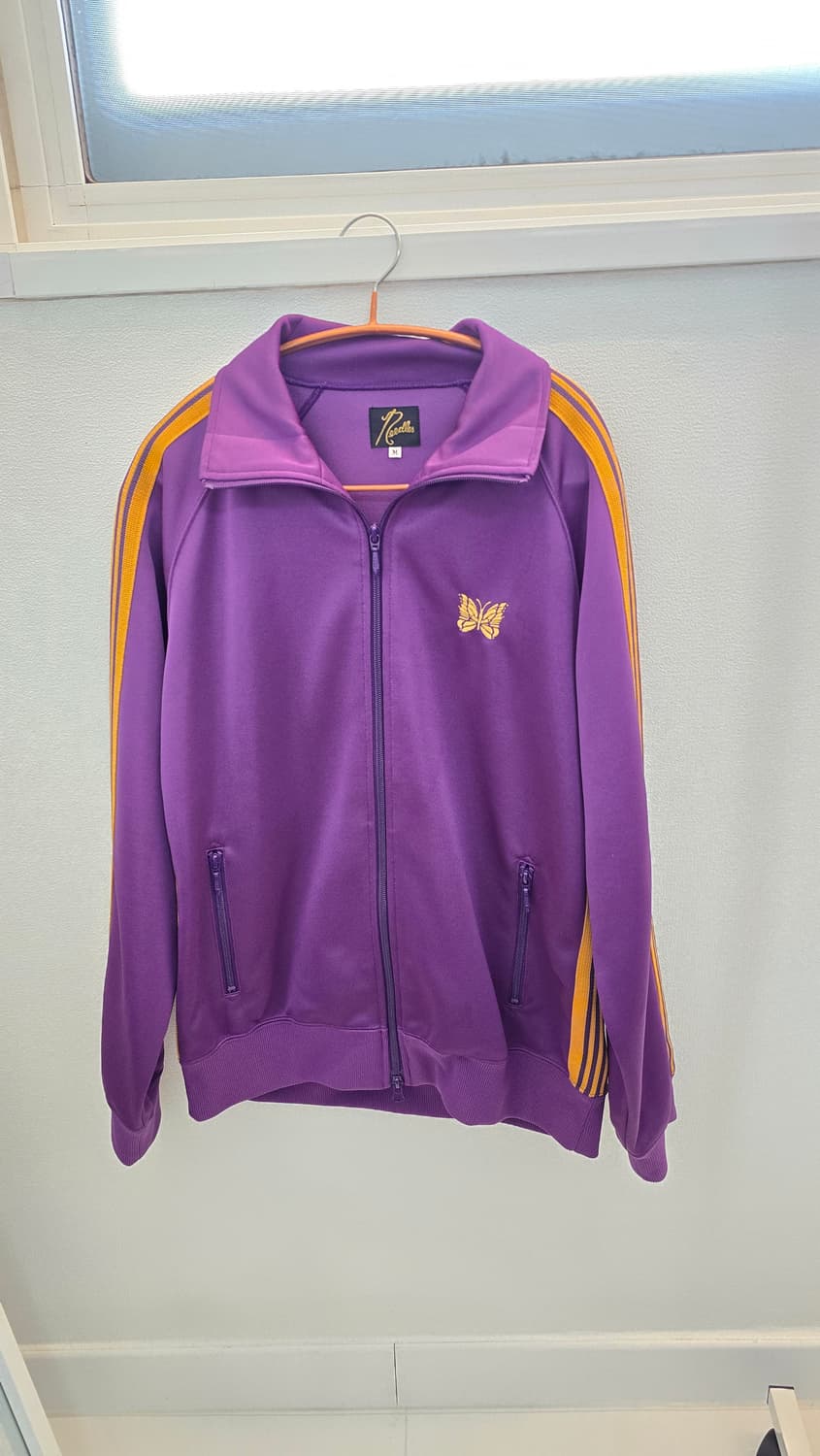 니들스 24fw 트랙집업 상품이미지1