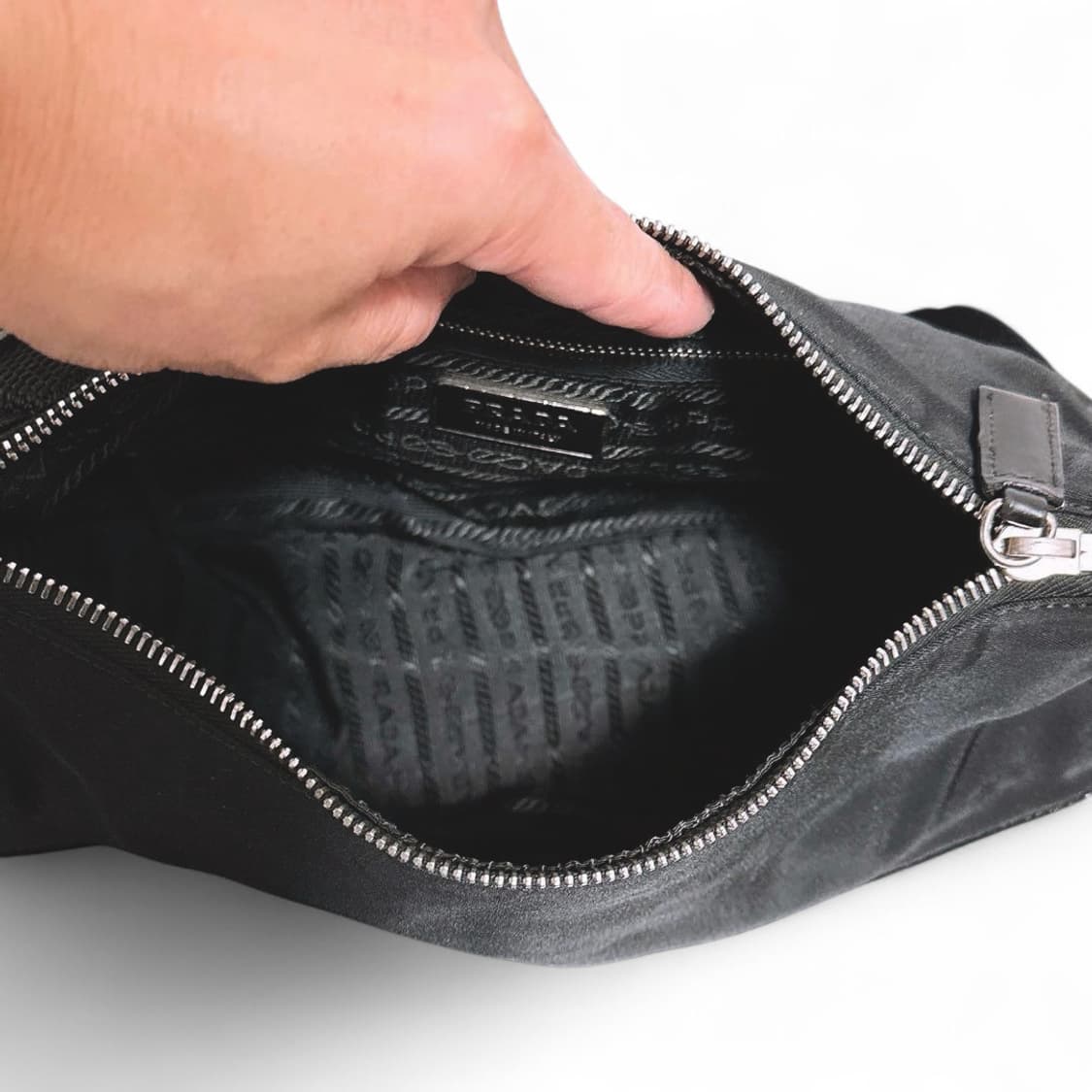 프라다 포코노 사이드 로고 호보백 상품이미지6