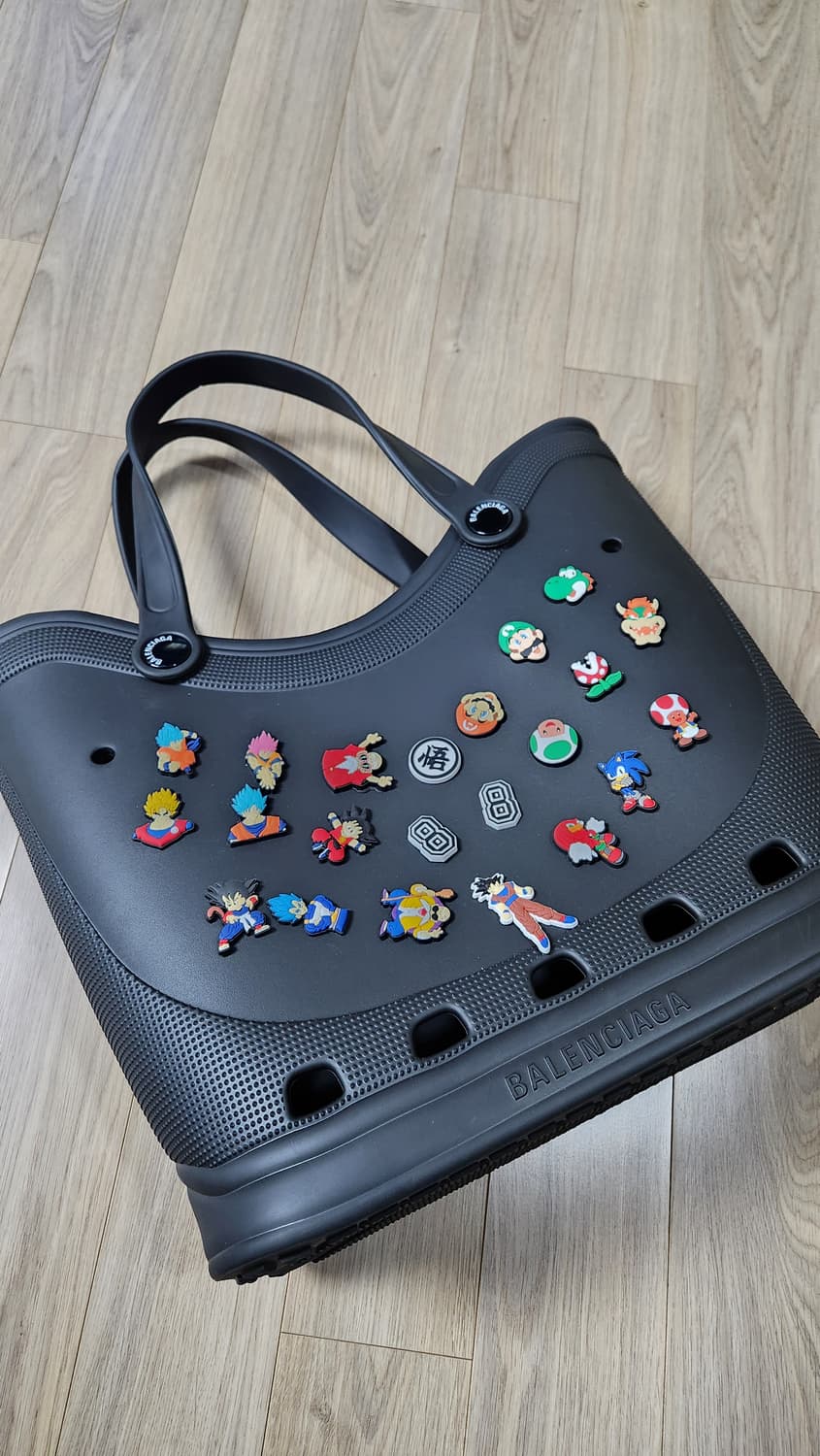 발렌시아가 x 크록스 상품이미지2