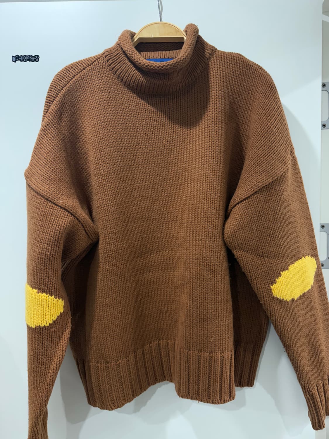 아더에러 니트  상품이미지1