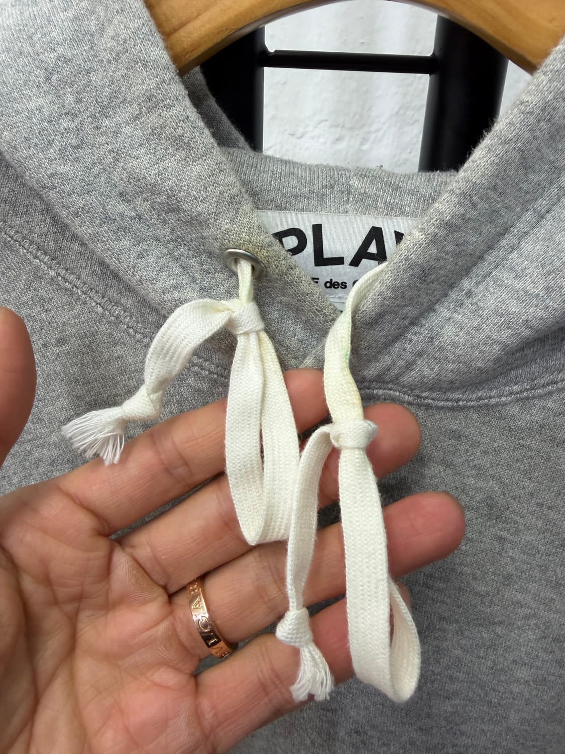 정품) 꼼데가르송 22ss 그레이 하트 후드티 M 상품이미지4