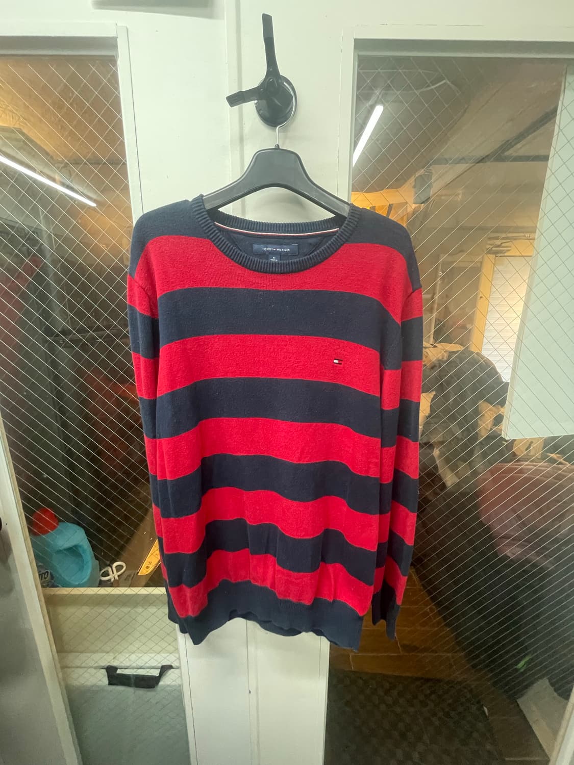 타미 니트 저렴히 날려요 옷이 너무많아요 상품이미지1