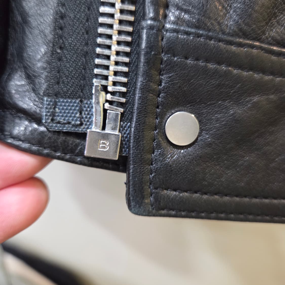 발렌시아가 크롭 라이더 자켓 상품이미지5