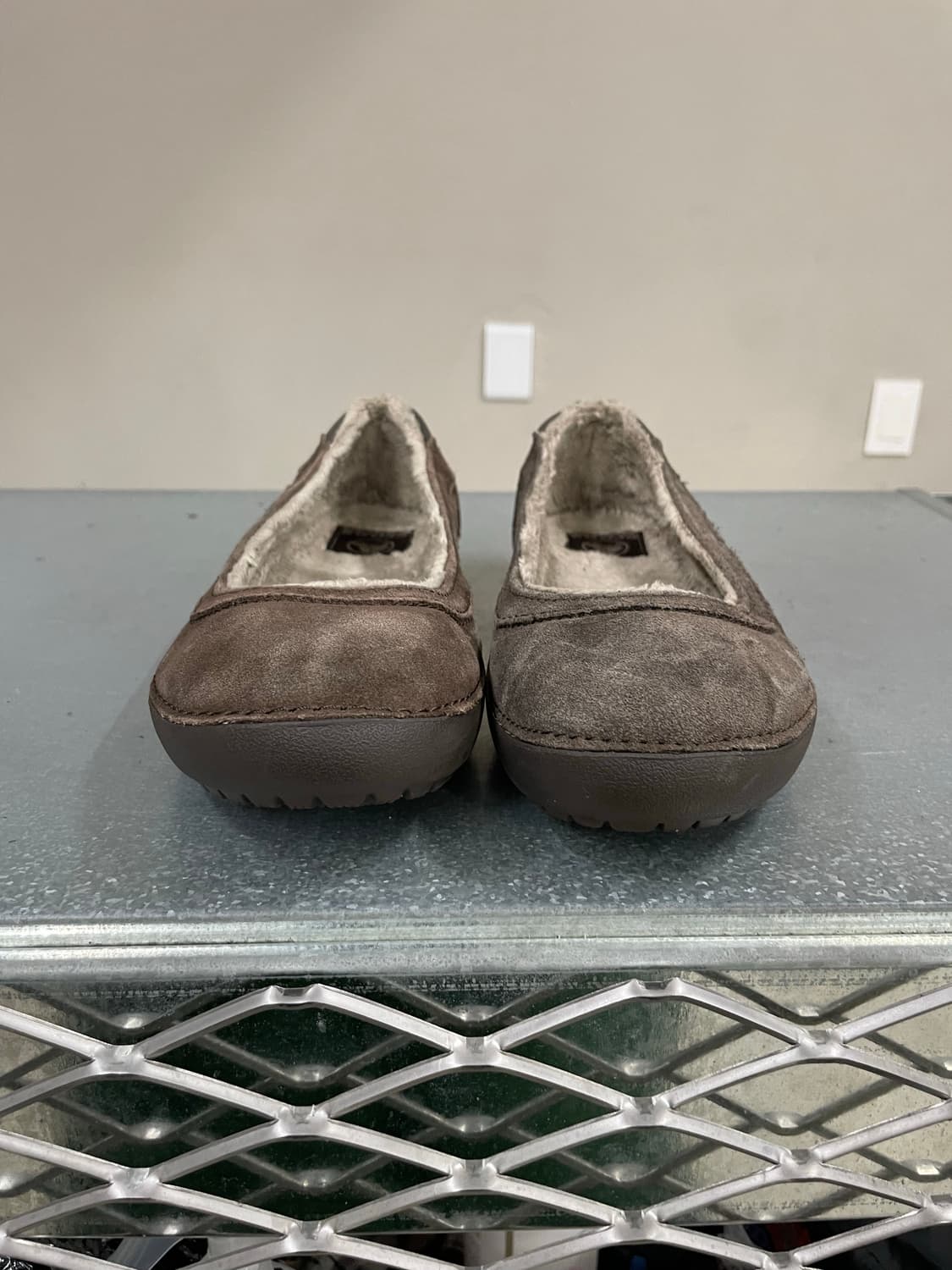 크록스 스웨이드 플랫 슈즈  W8 상품이미지5