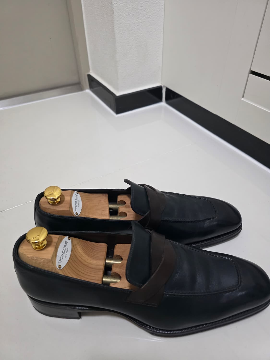 톰포드 엘칸 트위스트 로퍼 10사이즈 판매합니다. 상품이미지5