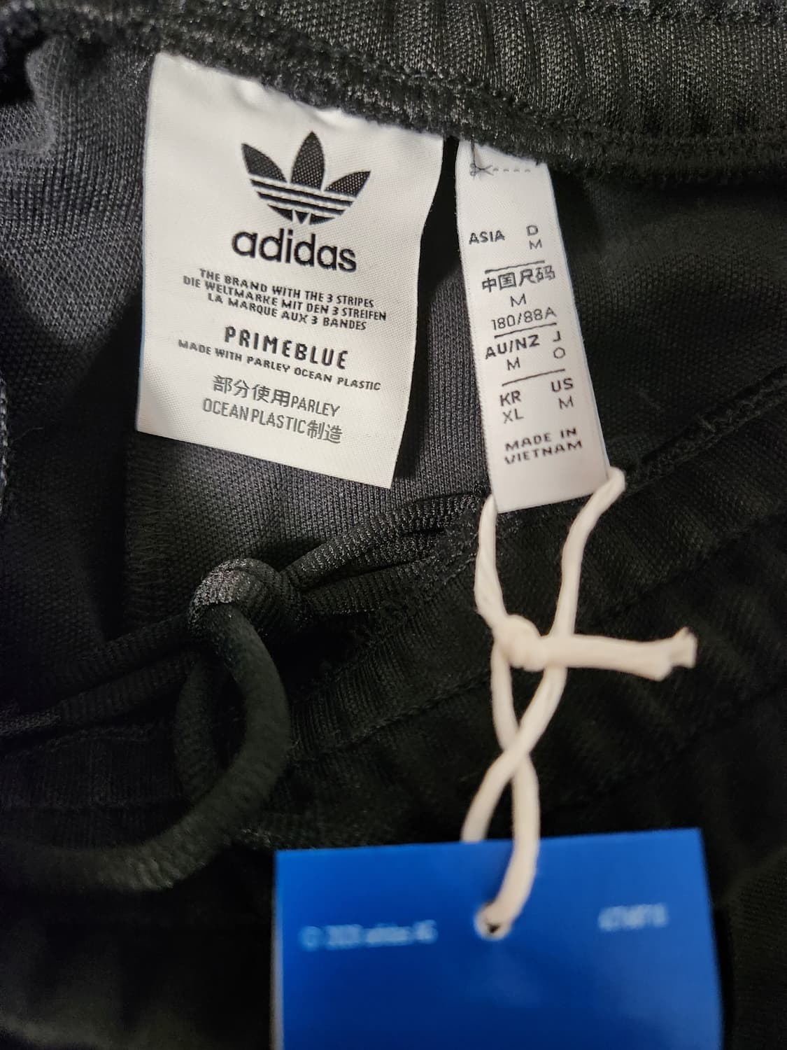 택 새상품)아디다스 베켄바우어 트랙 팬츠 사이즈xl

스포츠웨어/하의/바 상품이미지8