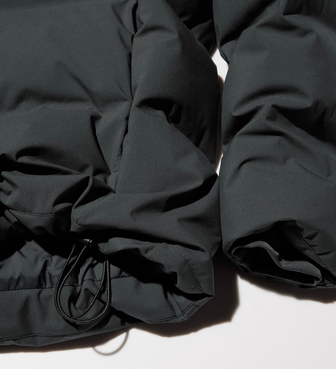 유니클로 심리스 다운 파카 상품이미지3