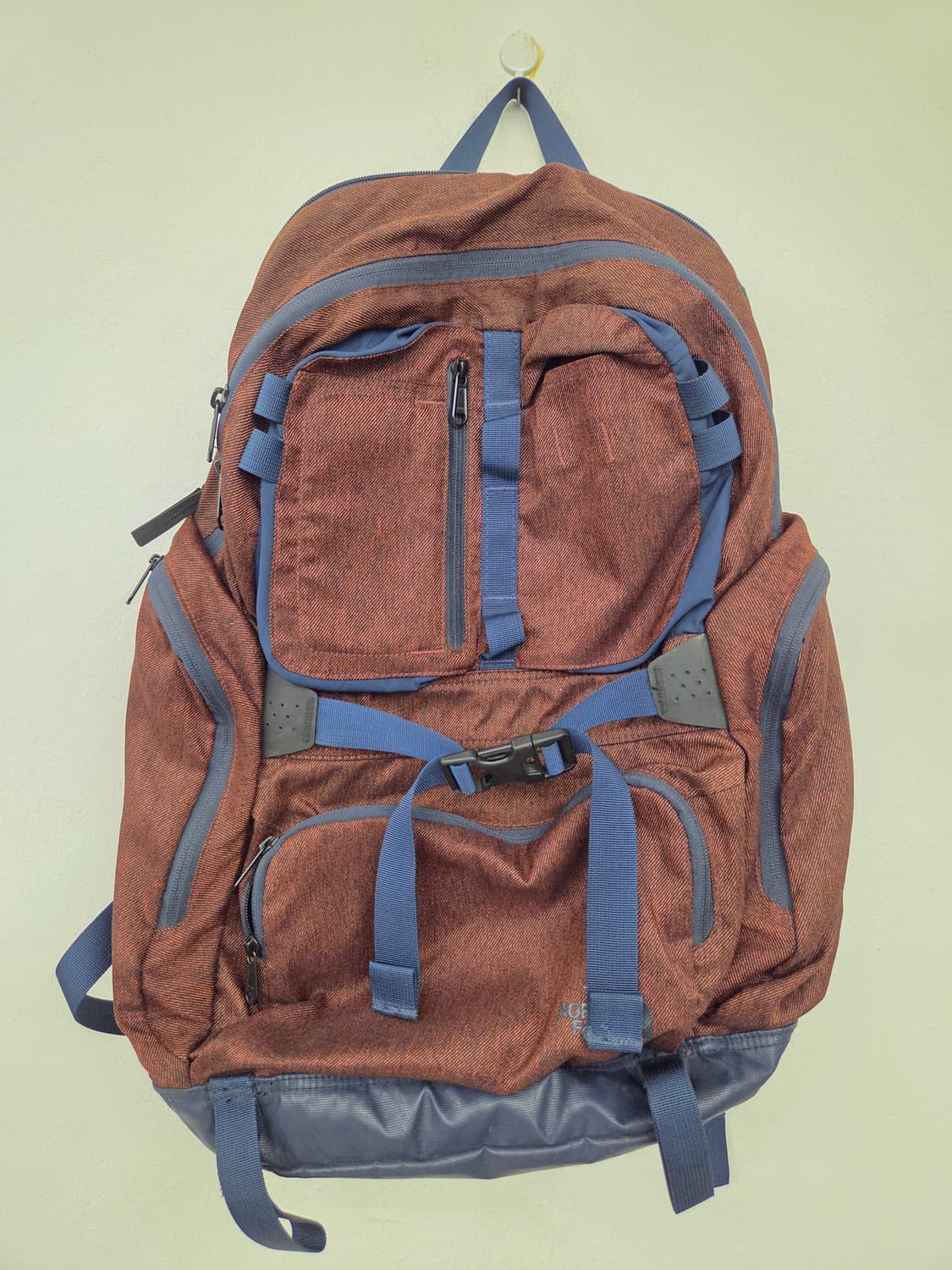 노스페이스 백팩 (브라운/네이비) 상품이미지1