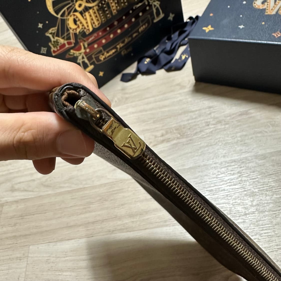 루이비통 에튀보야주 클러치 상품이미지6