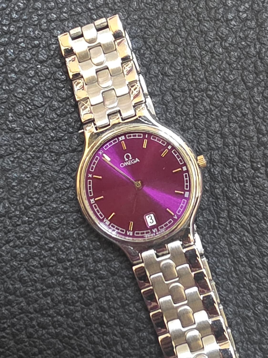 오메기드빌 쿼츠 남녀공용시계 판매 상품이미지1