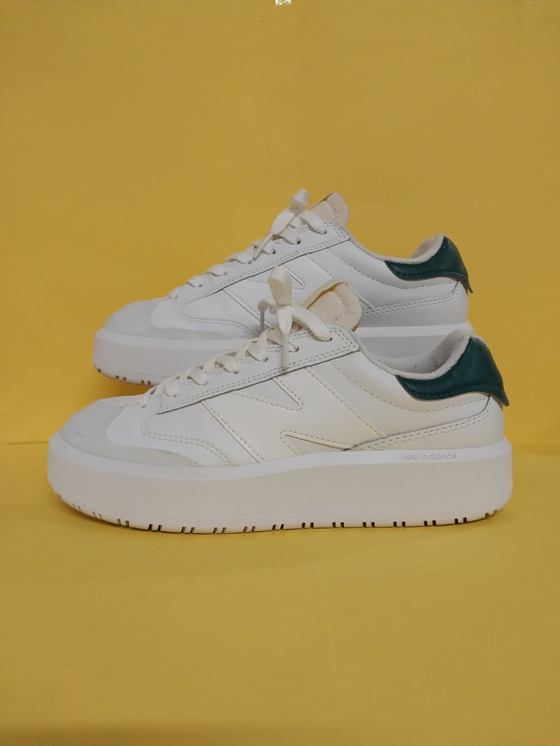 남녀공용 뉴발란스 CT302 화이트그린 운동화 (245) 상품이미지1