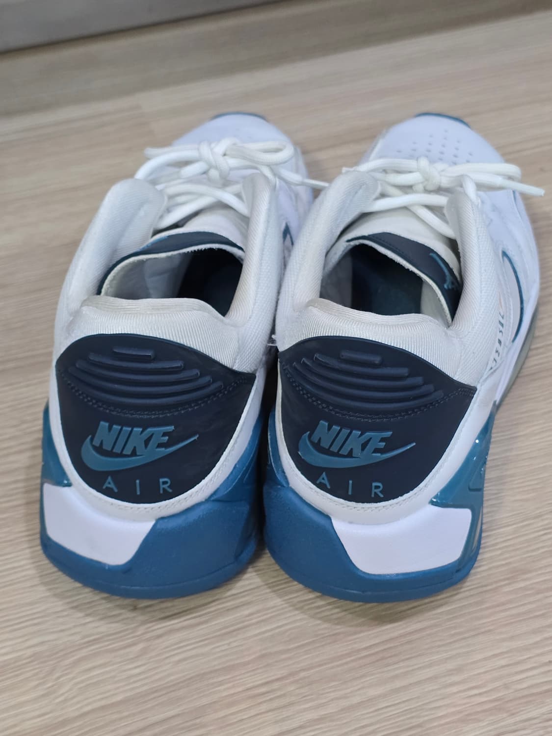 조던 포인트레인 화이트 리프트블루 us9 사이즈 270 상품이미지8