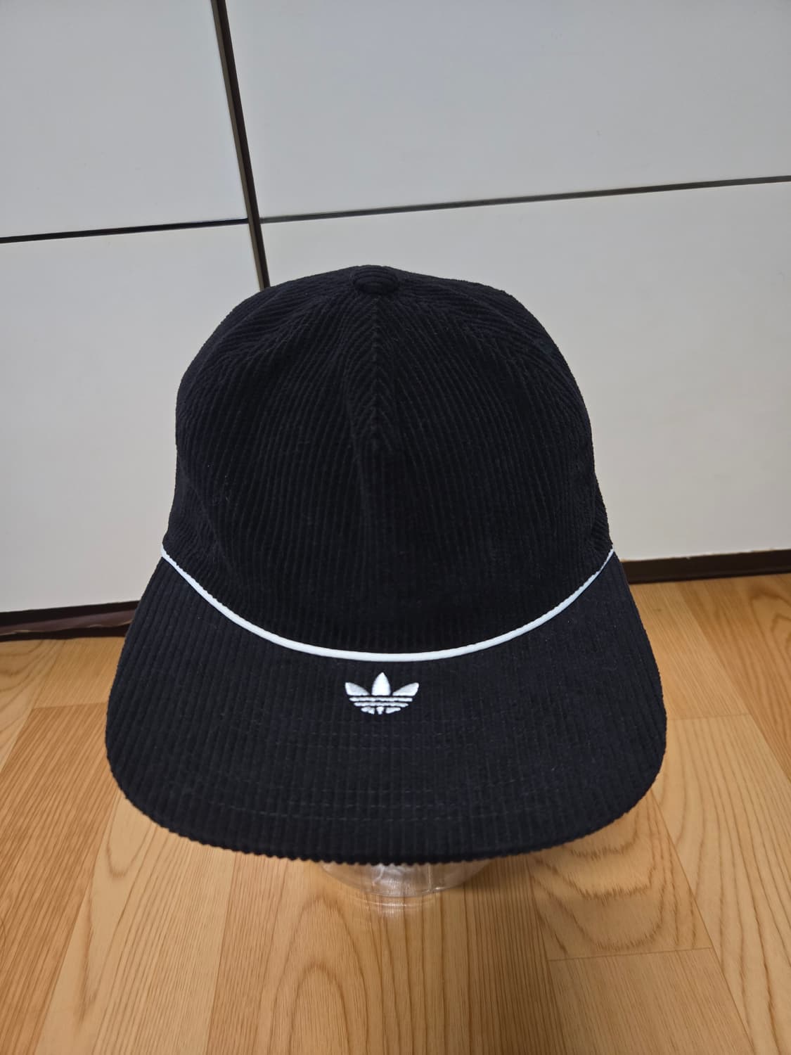 아디다스 블랙 코듀로이 캠프캡 상품이미지1