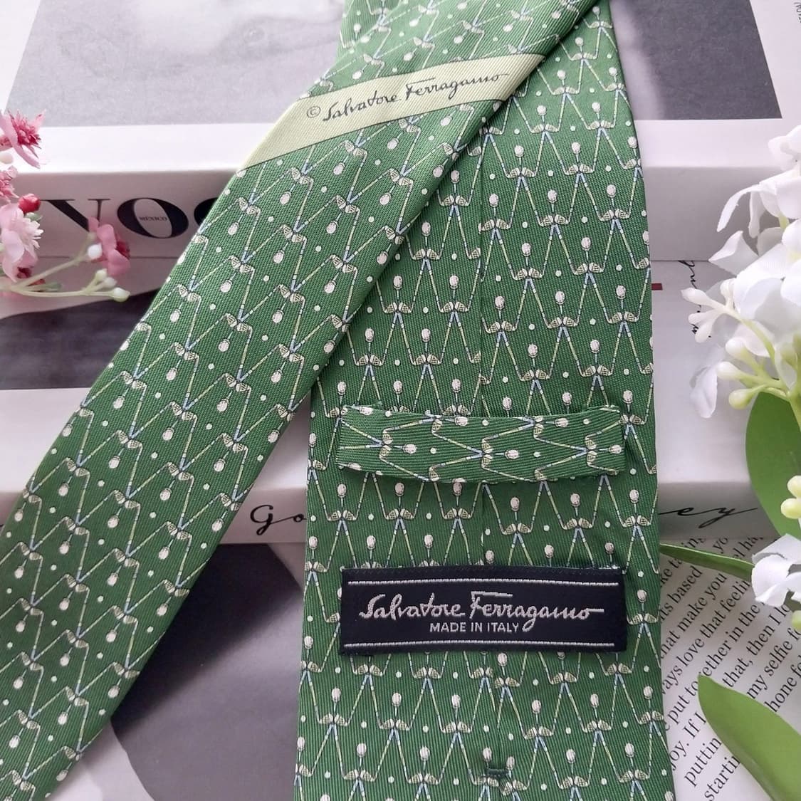 페라가모 실크 그린 골프채 패턴 넥타이 8.6cm A+등급 K1831
 상품이미지5