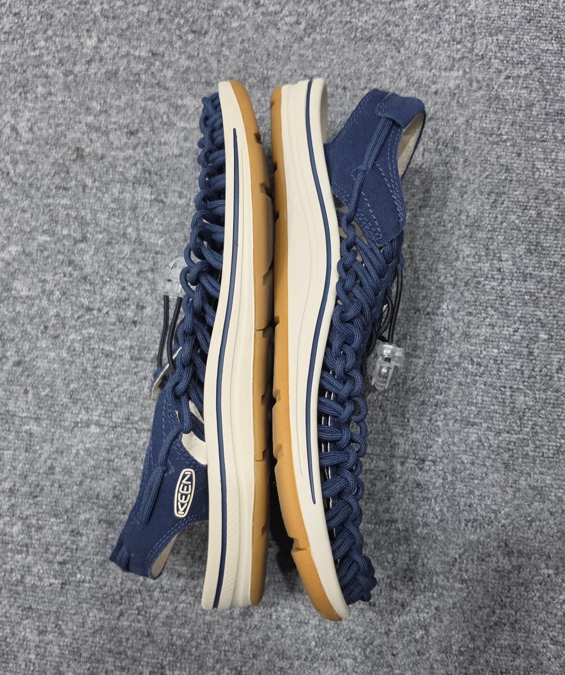KEEN 킨 유니크 샌들 블루 300 상품이미지4