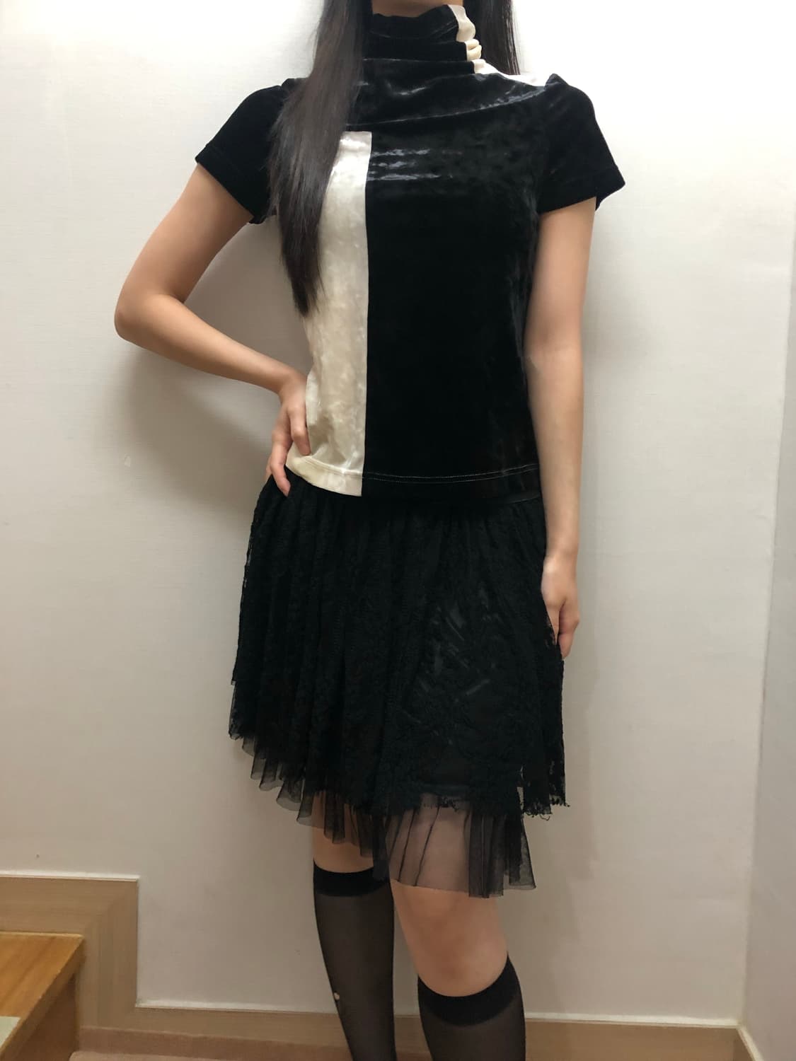 빈티지 블랙 앤 화이트 벨벳 탑 상품이미지5