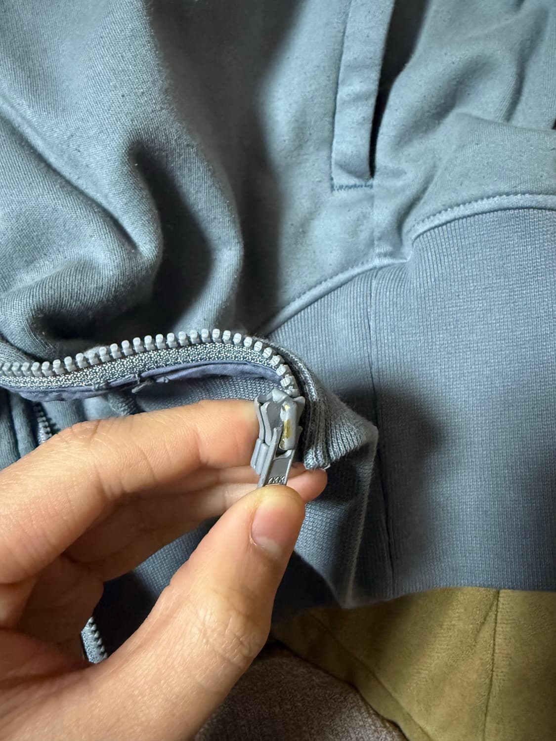 [M] 누마레 ee 커브드 후드 집업 그레이색 팝니다 상품이미지5