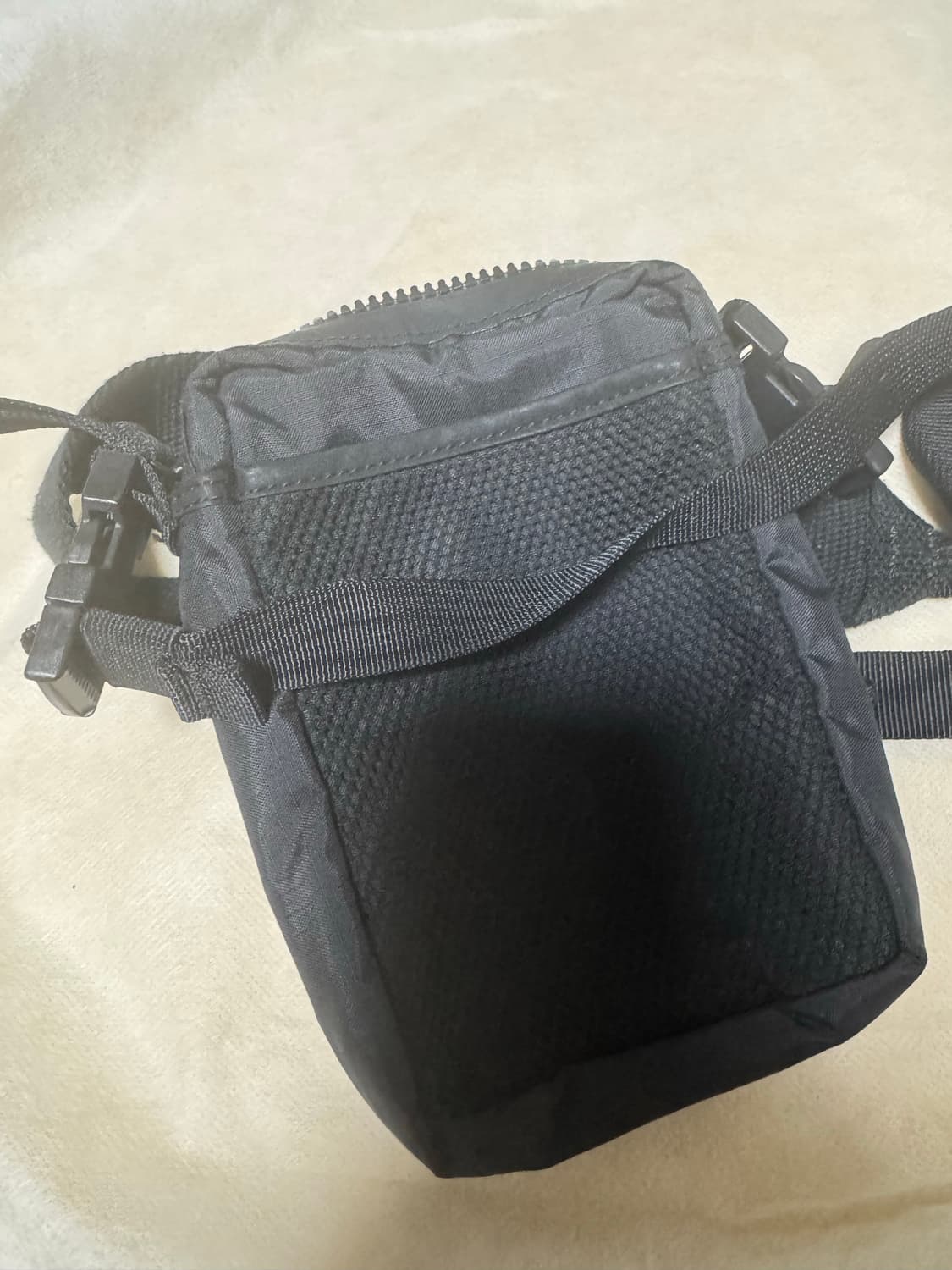 아크네 이모지 미니가방 상품이미지3