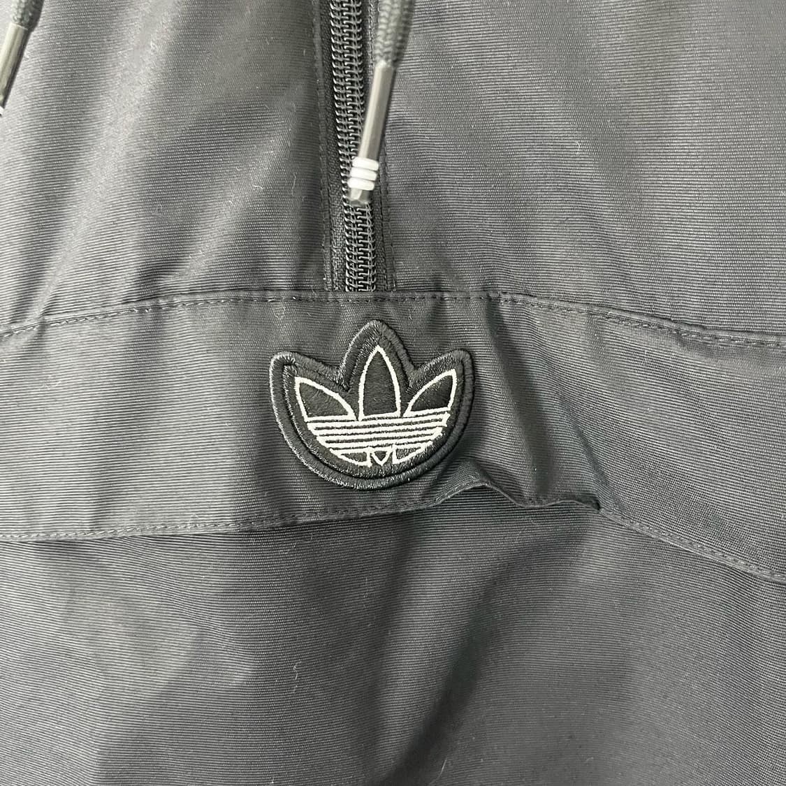 아디다스 블랙 윈드 후드 아노락 상품이미지4