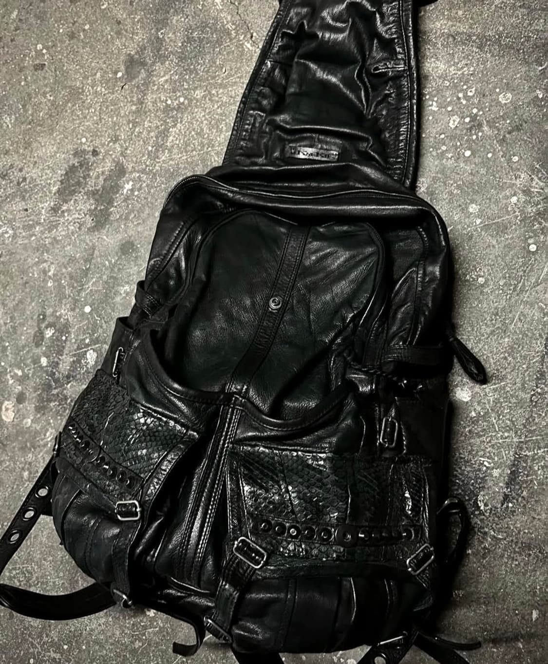Kmrii Python leather bagpack🐍 상품이미지3