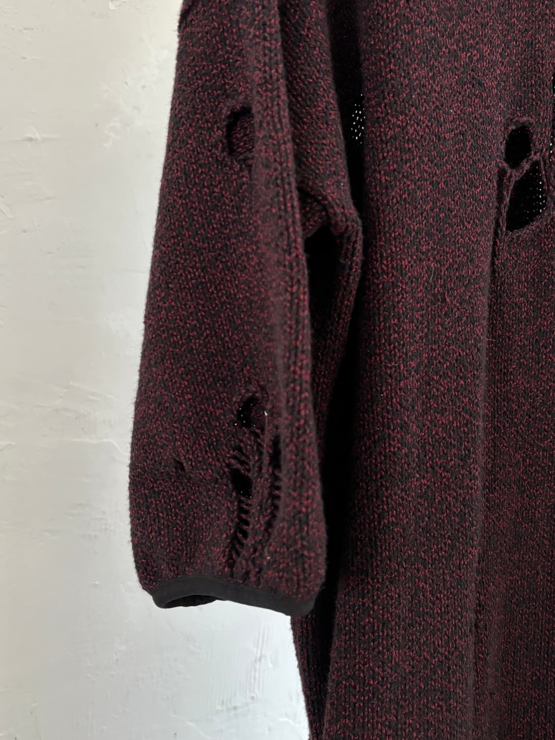 Mihara Yasuhiro 미하라야스히로 디스트레스드 롱 후드 니트  상품이미지6