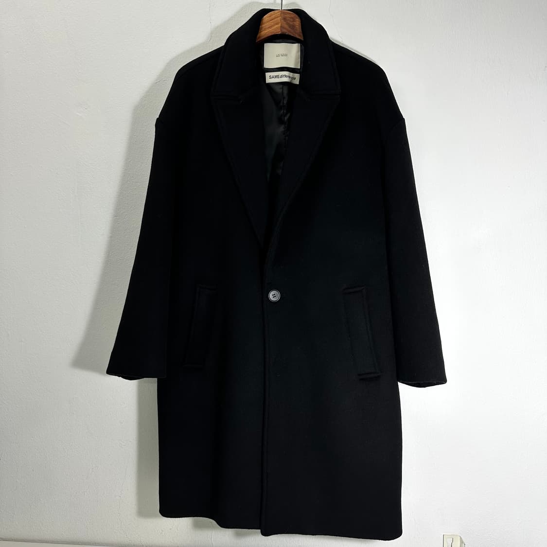 우먼FREE 라퍼지스토어 블랙 카라넥 울 싱글코트 상품이미지1