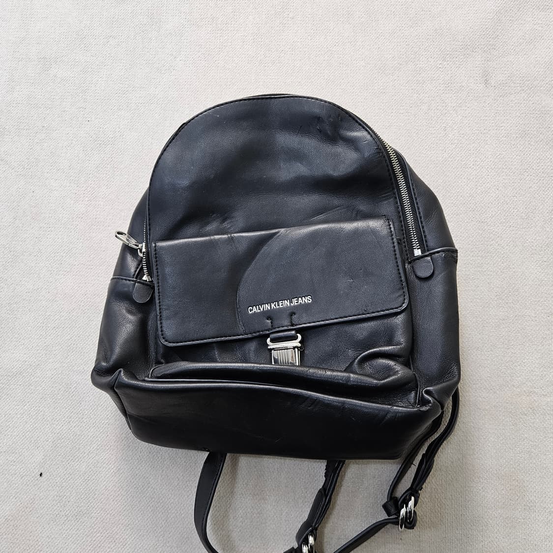 F 켈빈클라인 레더 백팩 (까짐) 0409Y 상품이미지1