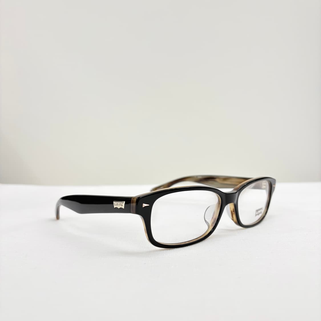 LEVI'S 리바이스 블랙골드 빈티지 뿔테 상품이미지3