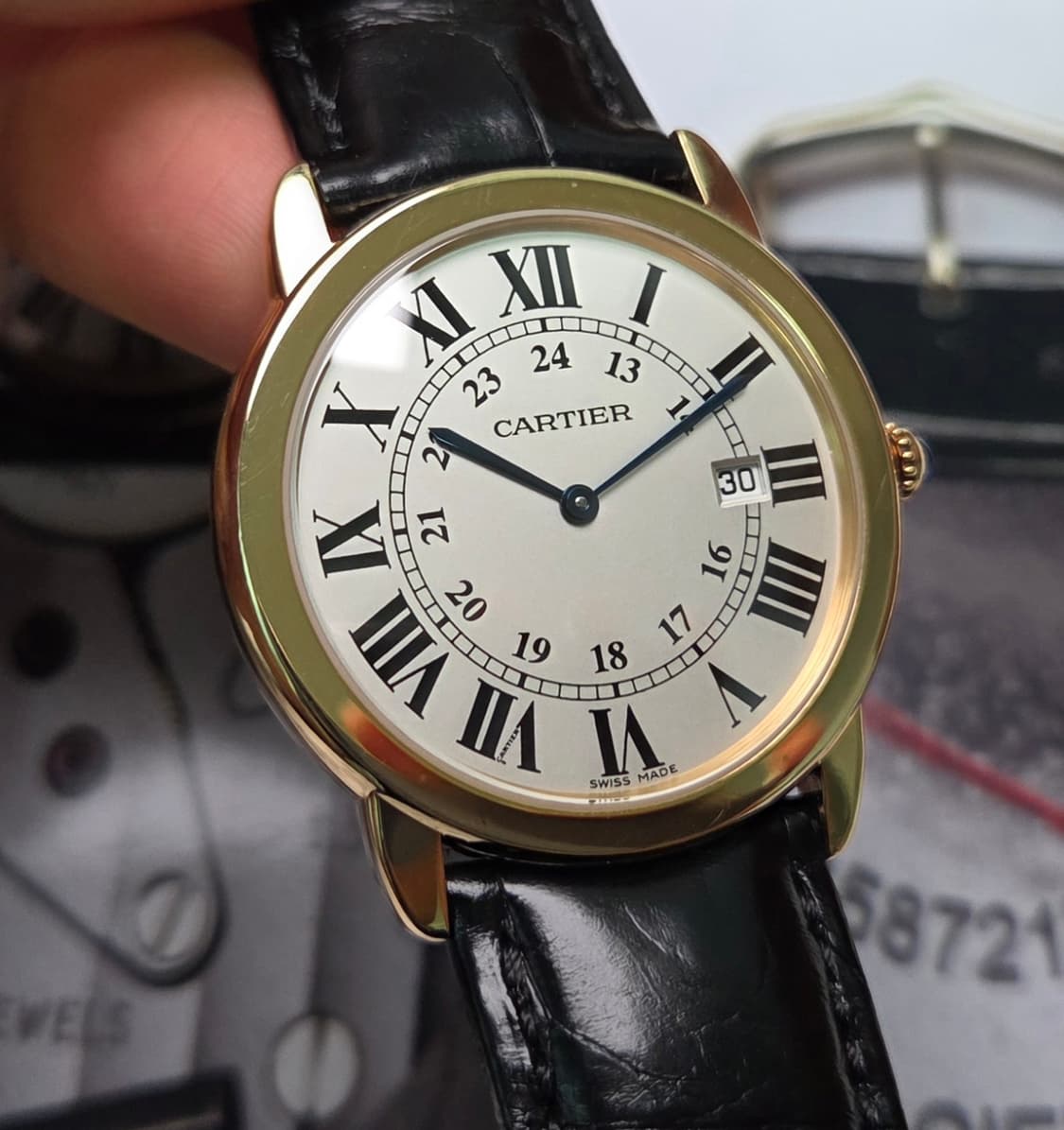 까르띠에 롱드솔로 18K올금통 실버로만판 36mm 쿼츠 (감정서 포함) 상품이미지8