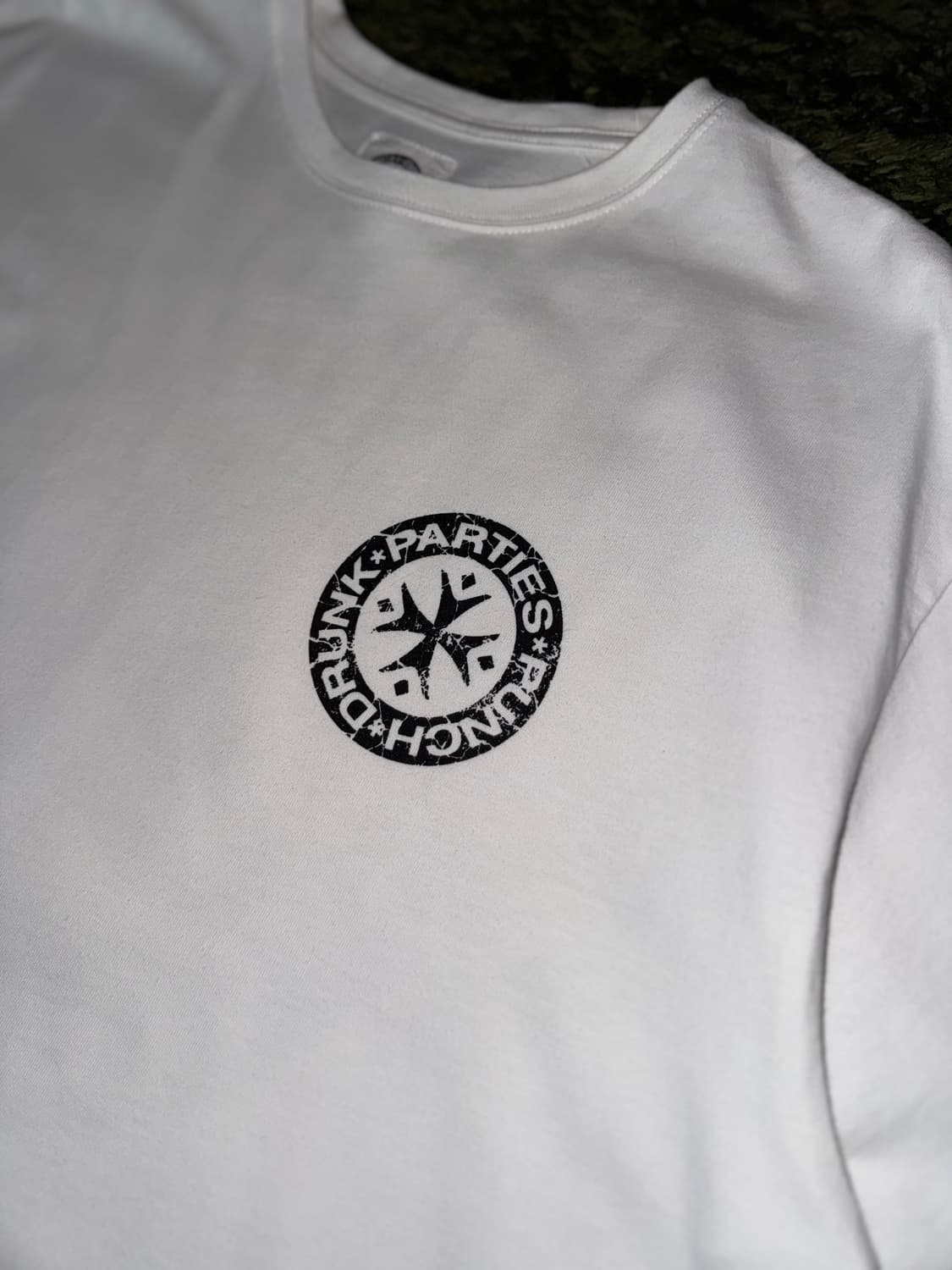 [3] 펀치드렁크파티즈 싱글 스티치 로고 티셔츠 화이트 상품이미지2