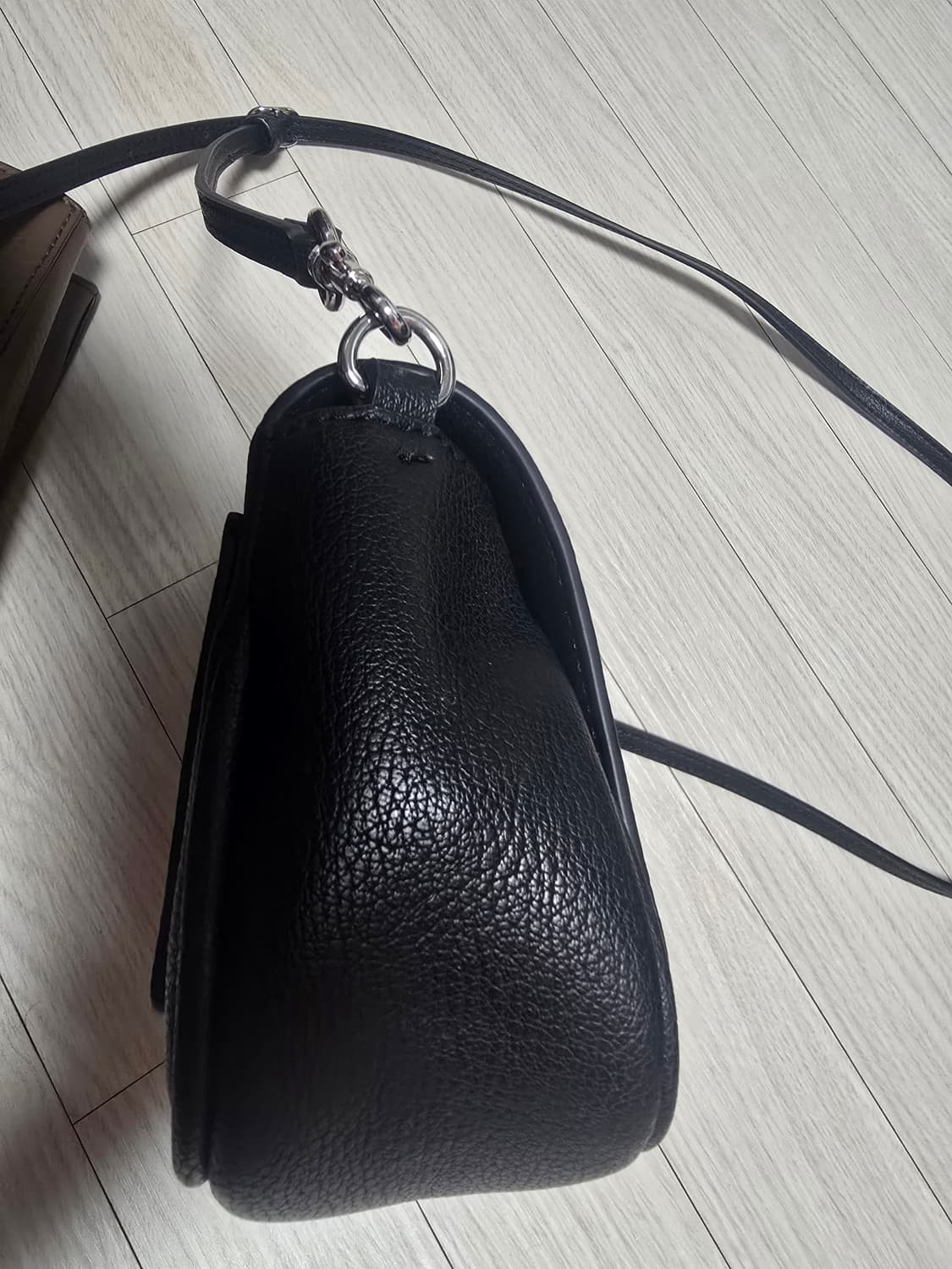 캘빈클라인 미니 크로스백 상품이미지3