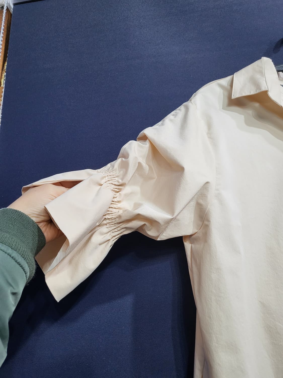 BOWEN 보웬 브이넥 카라 셔링 롱원피스 상품이미지4