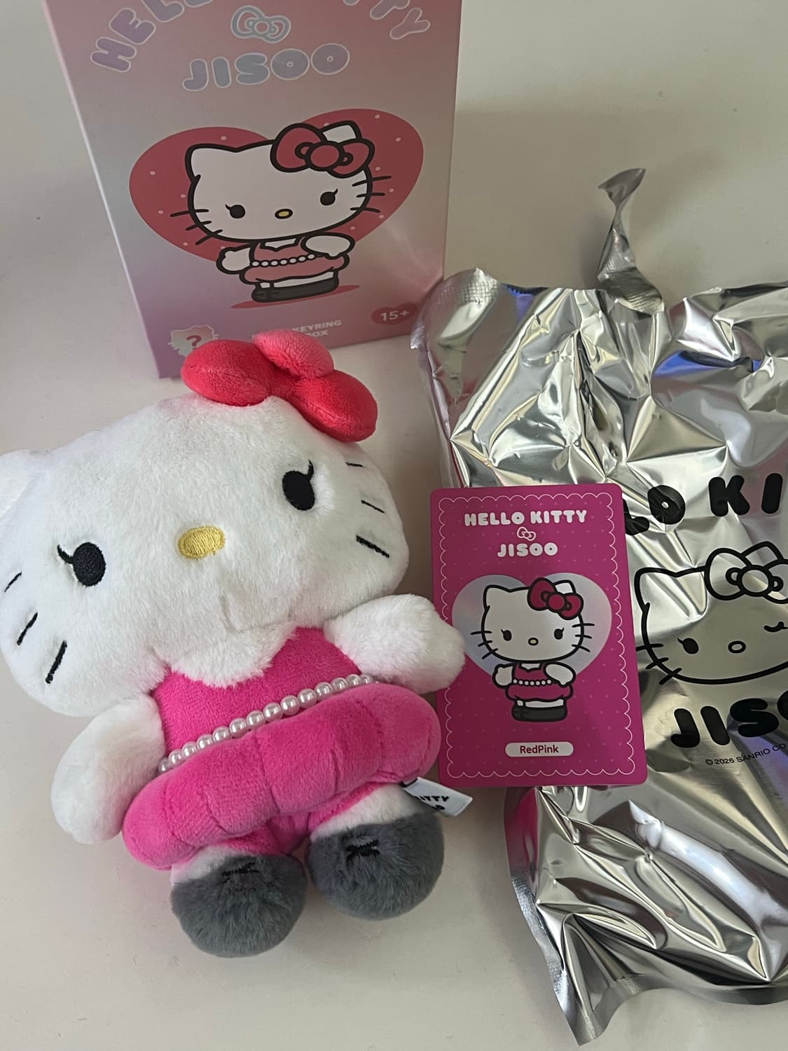 헬로키티x지수 콜라보 키링 레드핑크 상품이미지1