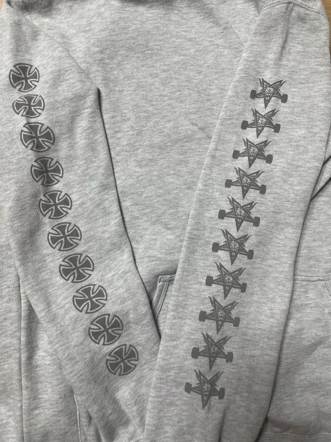 인디펜던트 트레셔 후드티 상품이미지3