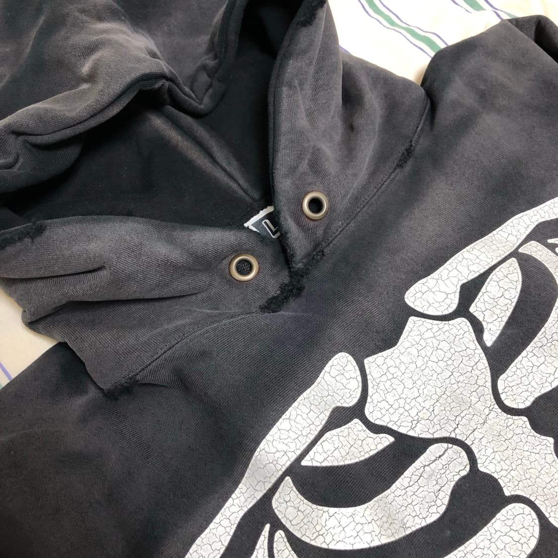 Locals Only 스켈레톤 후디 XL 썬 페이디드 블랙 상품이미지4