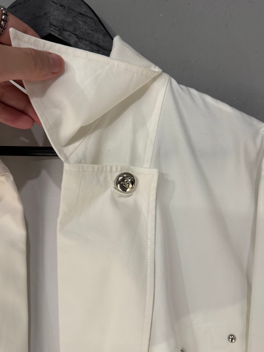 꾸레쥬 더블 화이트 크롭 봄버자켓  상품이미지6