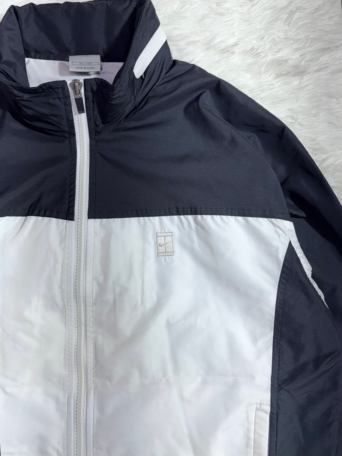 나이키 00‘s 테니스로고 스우시 흰검 바람막이  상품이미지5