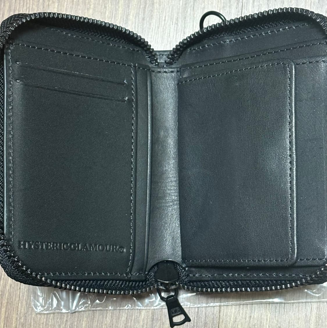 히스테릭 글래머 로고 스터드 라운드 집 미니 월렛 블랙 상품이미지3