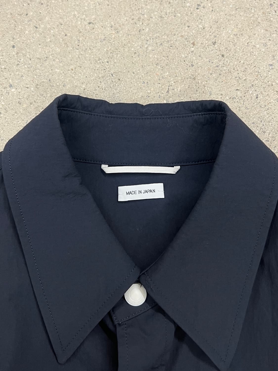 톰브라운 네이비 암밴드 셔츠 자켓 상품이미지8