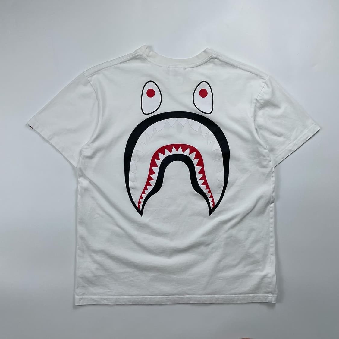베이프 WGM 샤크 티셔츠 상품이미지2