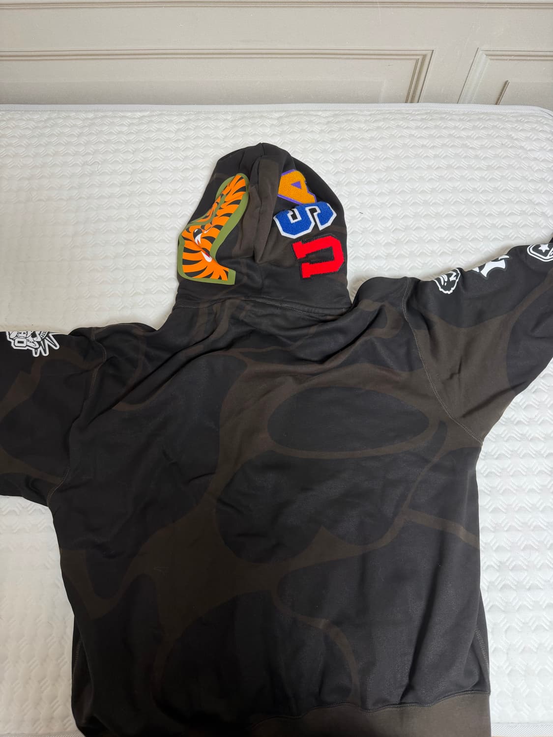BAPE 베이프 US 블랙 프라이데이 솔리드 카모 더블 샤크 후드 상품이미지2
