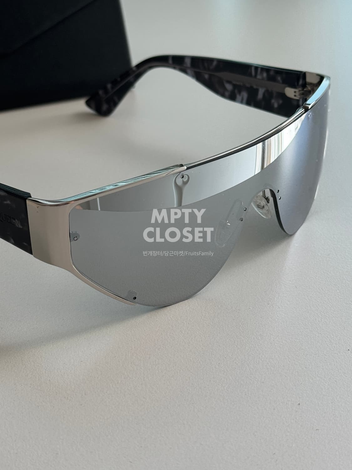 알렉산더 맥퀸 AM0447S 쉴드프레임 선글라스 상품이미지3