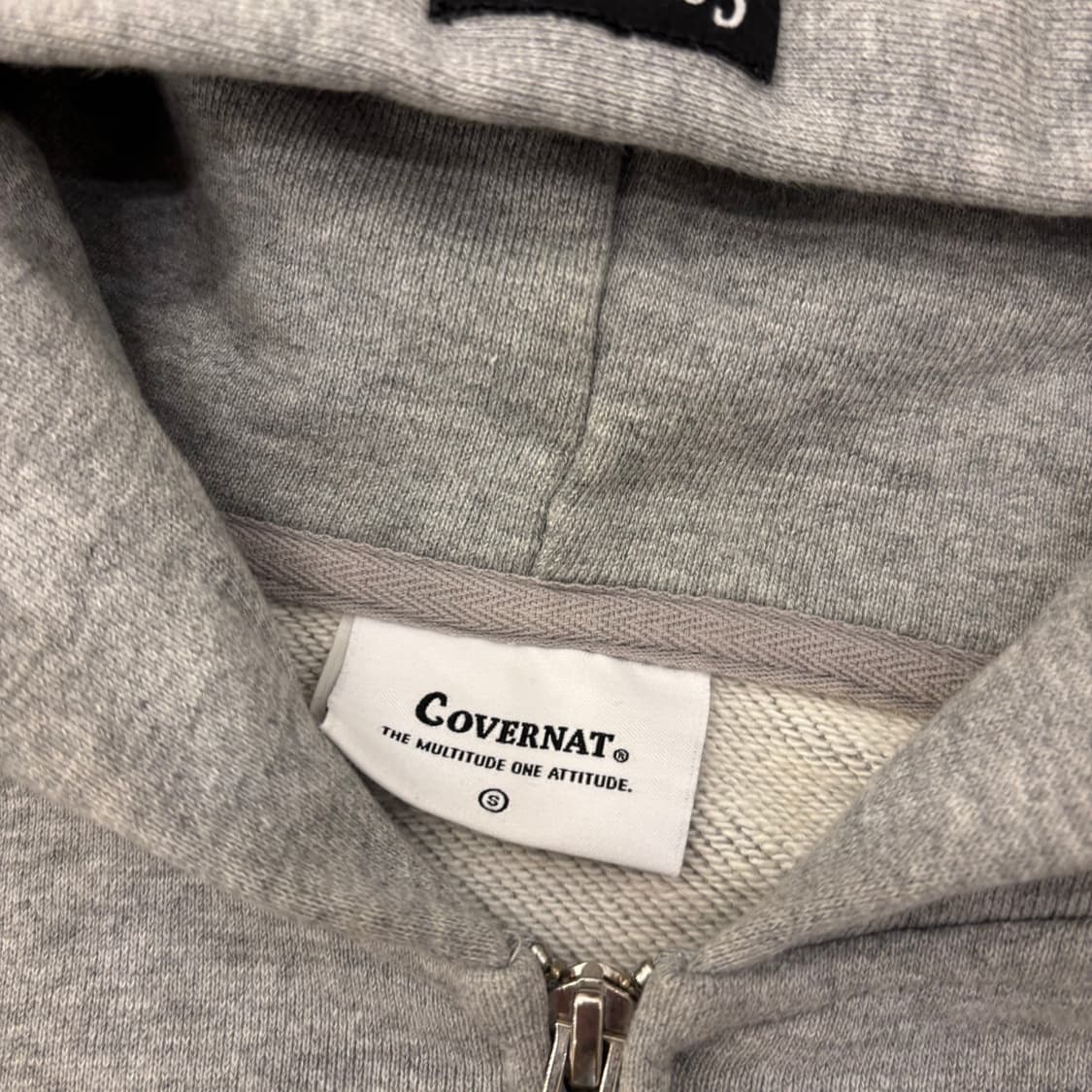 커버낫 그레이 스몰로고 후드집업 상품이미지3