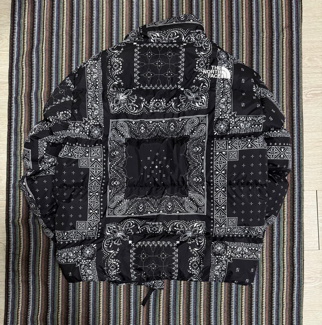 노스페이스 페이즐리 눕시 패딩 상품이미지3